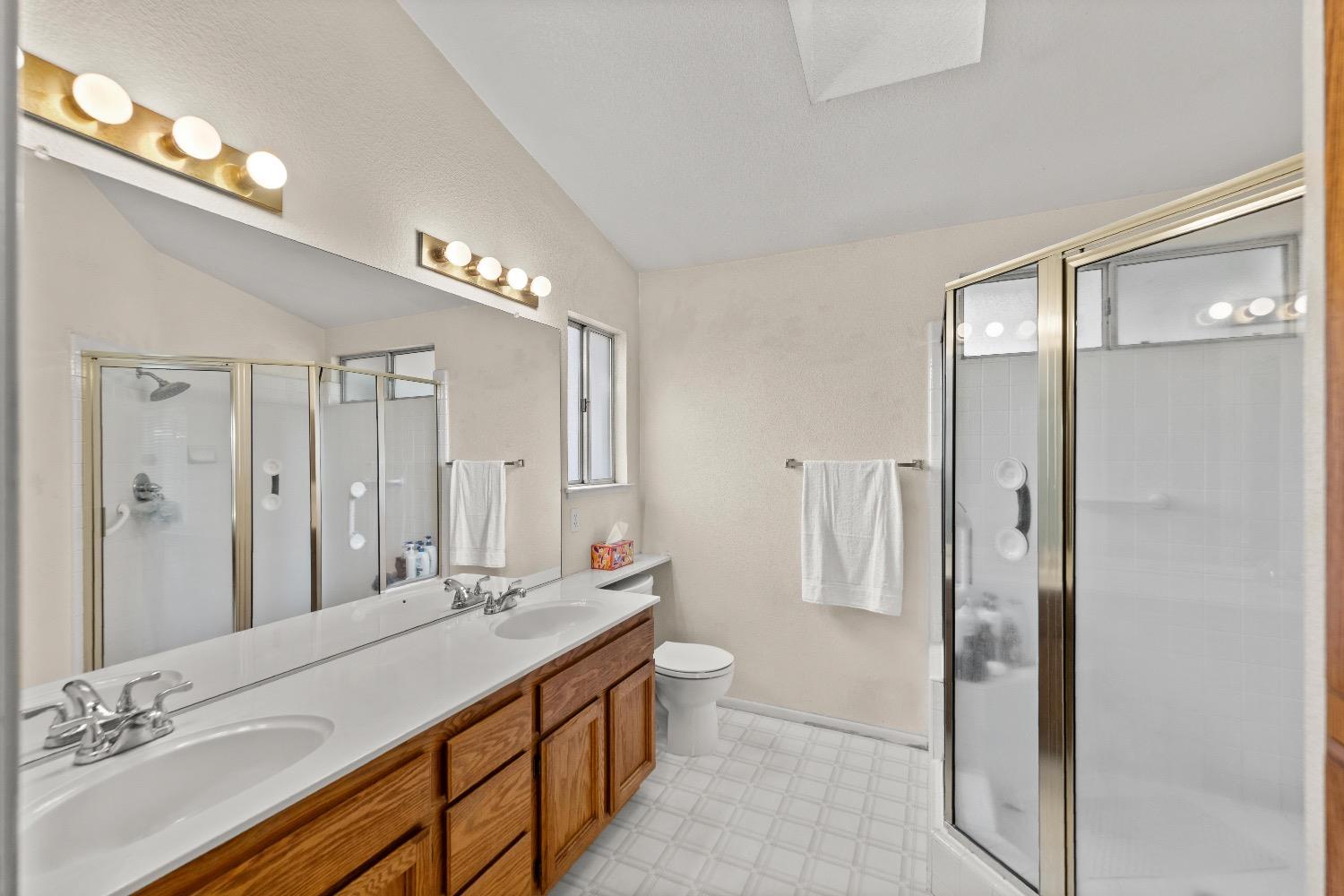 Detail Gallery Image 24 of 39 For 8872 Hiddenspring Way, Elk Grove,  CA 95758 - 3 Beds | 2 Baths