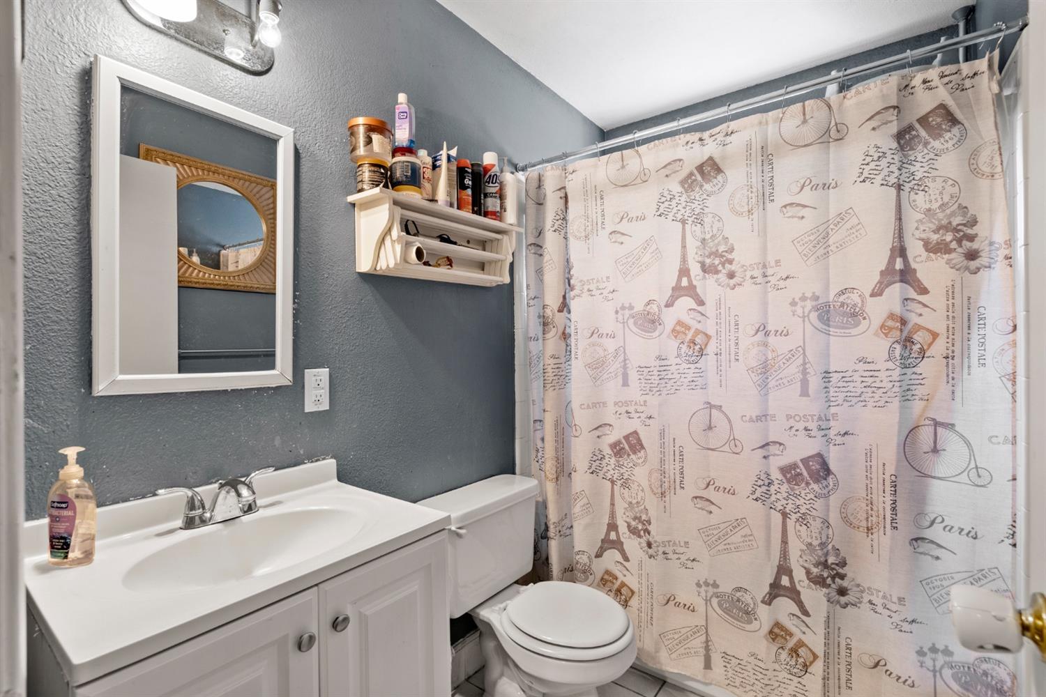 Detail Gallery Image 24 of 39 For 7561 Titian Pkwy, Sacramento,  CA 95823 - 4 Beds | 2 Baths