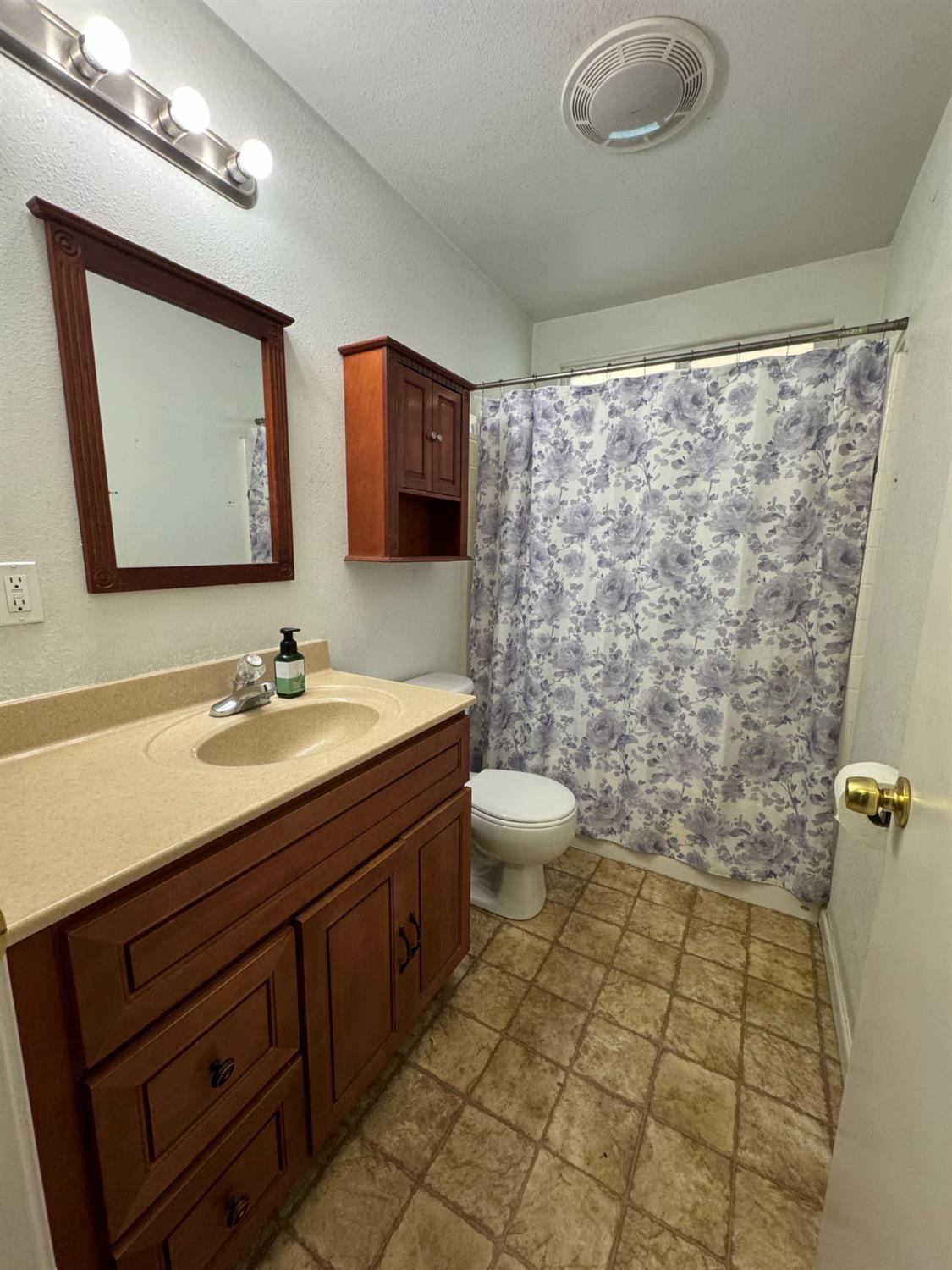 Detail Gallery Image 7 of 10 For 1226 Boulder Ave, Modesto,  CA 95351 - 3 Beds | 1 Baths