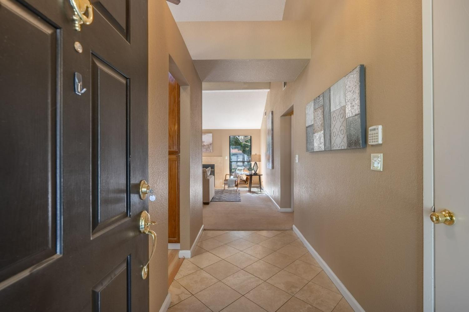 Detail Gallery Image 8 of 29 For 2404 Southfork Ln, Modesto,  CA 95355 - 3 Beds | 2 Baths