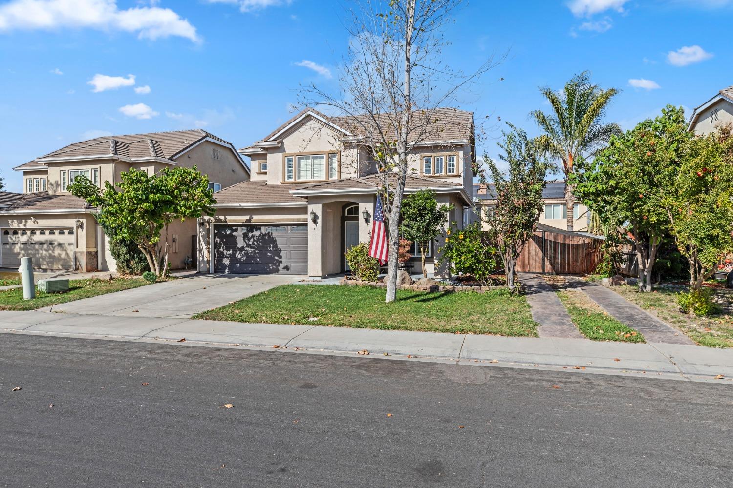 Detail Gallery Image 3 of 53 For 2807 Donner Trl, Riverbank,  CA 95367 - 4 Beds | 3 Baths