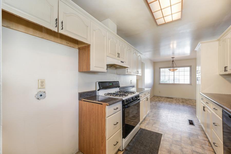 Detail Gallery Image 20 of 37 For 6908 Chevy Chase Way, Sacramento,  CA 95823 - 3 Beds | 2 Baths