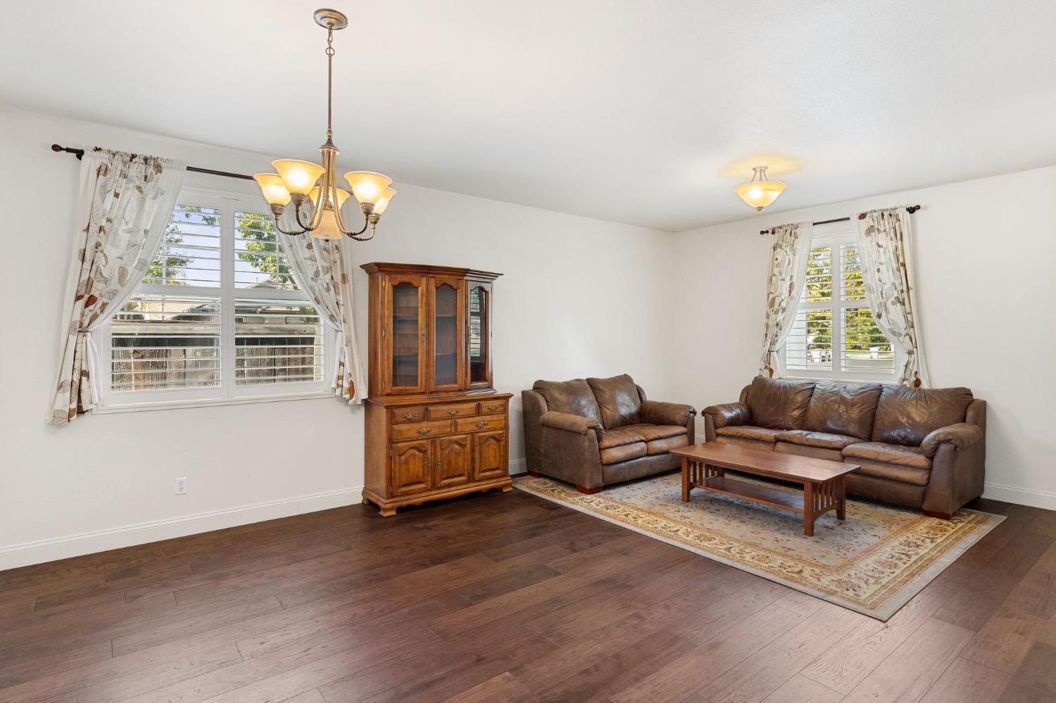 Detail Gallery Image 9 of 39 For 2485 Sandpiper Ln, West Sacramento,  CA 95691 - 4 Beds | 2 Baths