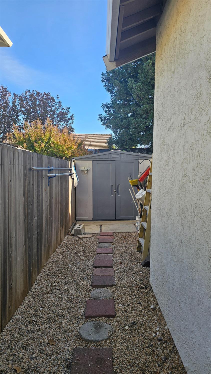 Detail Gallery Image 7 of 23 For 8118 Great House Way, Antelope,  CA 95843 - 4 Beds | 2/1 Baths