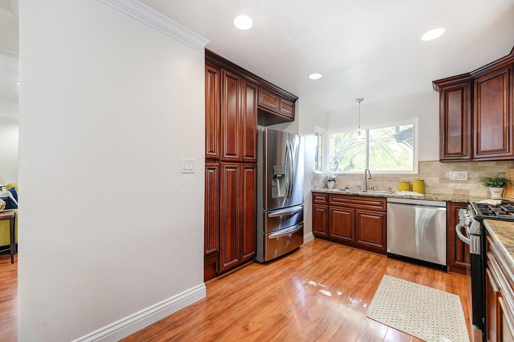 Detail Gallery Image 13 of 33 For 7545 Eastgate Ave, Citrus Heights,  CA 95610 - 3 Beds | 2 Baths