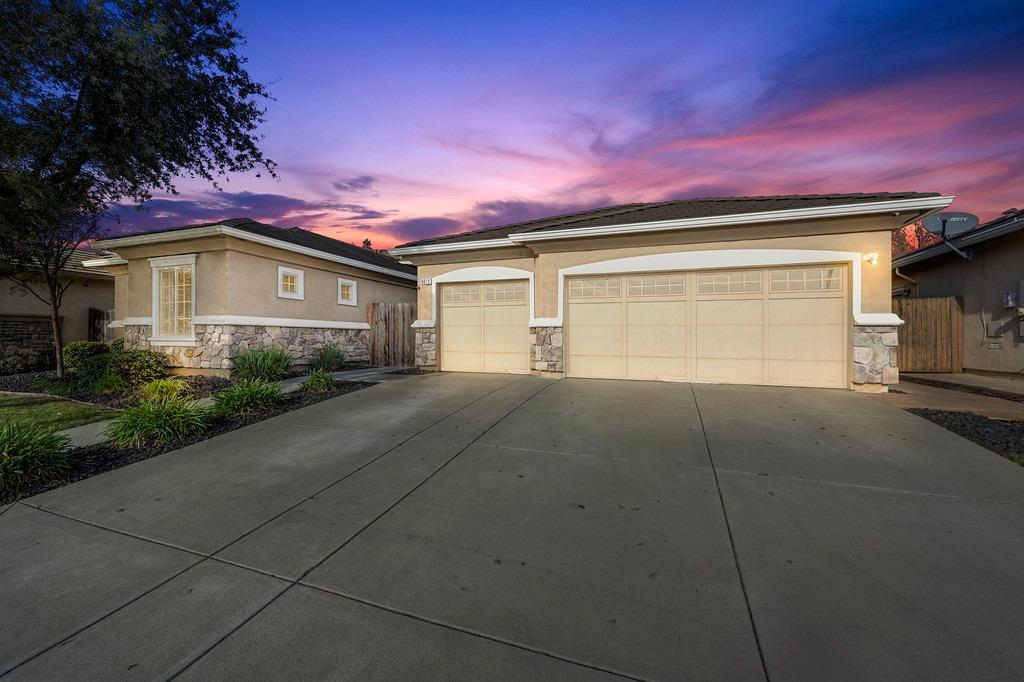 Detail Gallery Image 2 of 42 For 4018 Borderlands Dr, Rancho Cordova,  CA 95742 - 3 Beds | 2 Baths