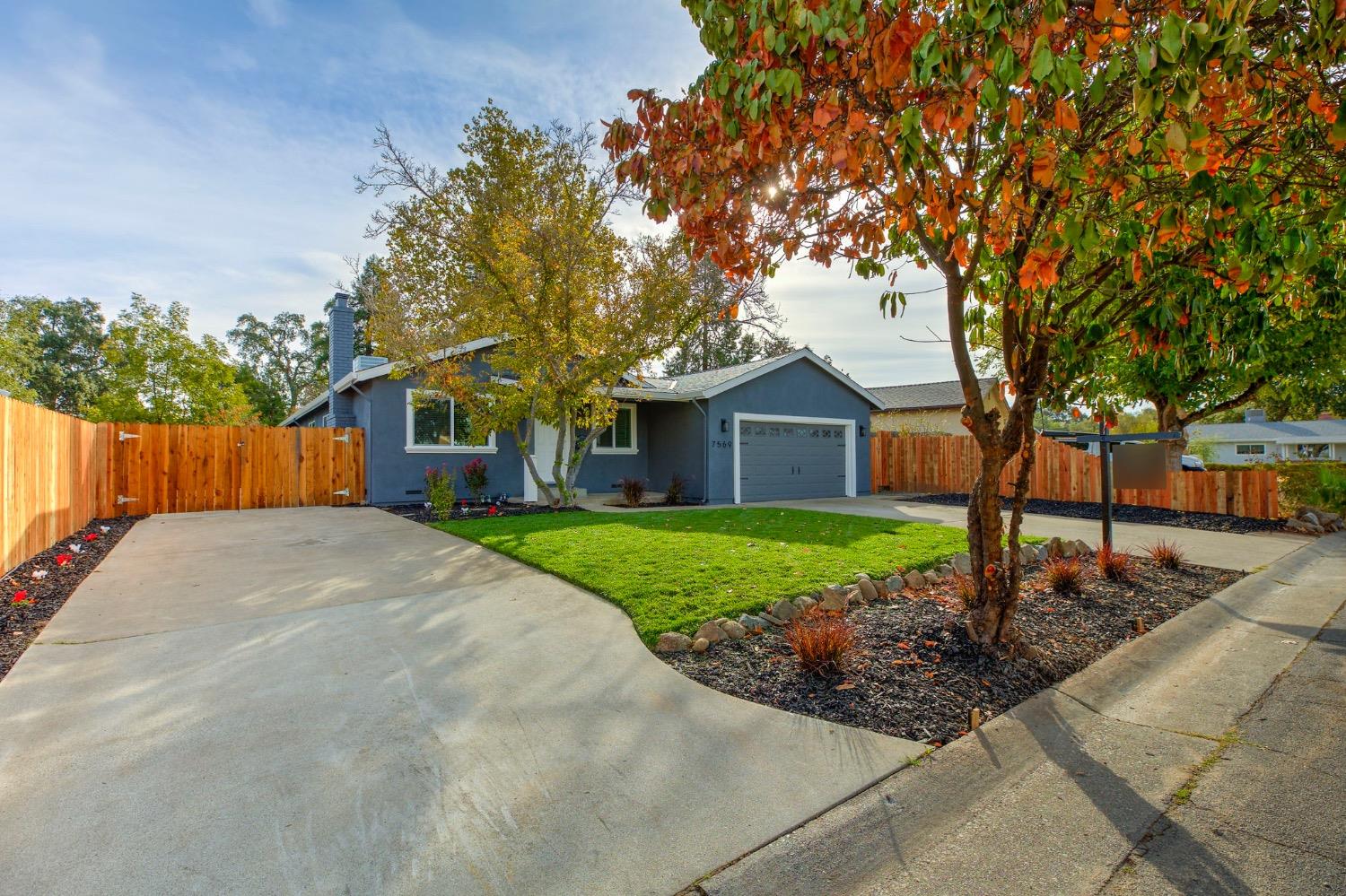 Detail Gallery Image 3 of 30 For 7569 Circuit Dr, Citrus Heights,  CA 95610 - 4 Beds | 3 Baths