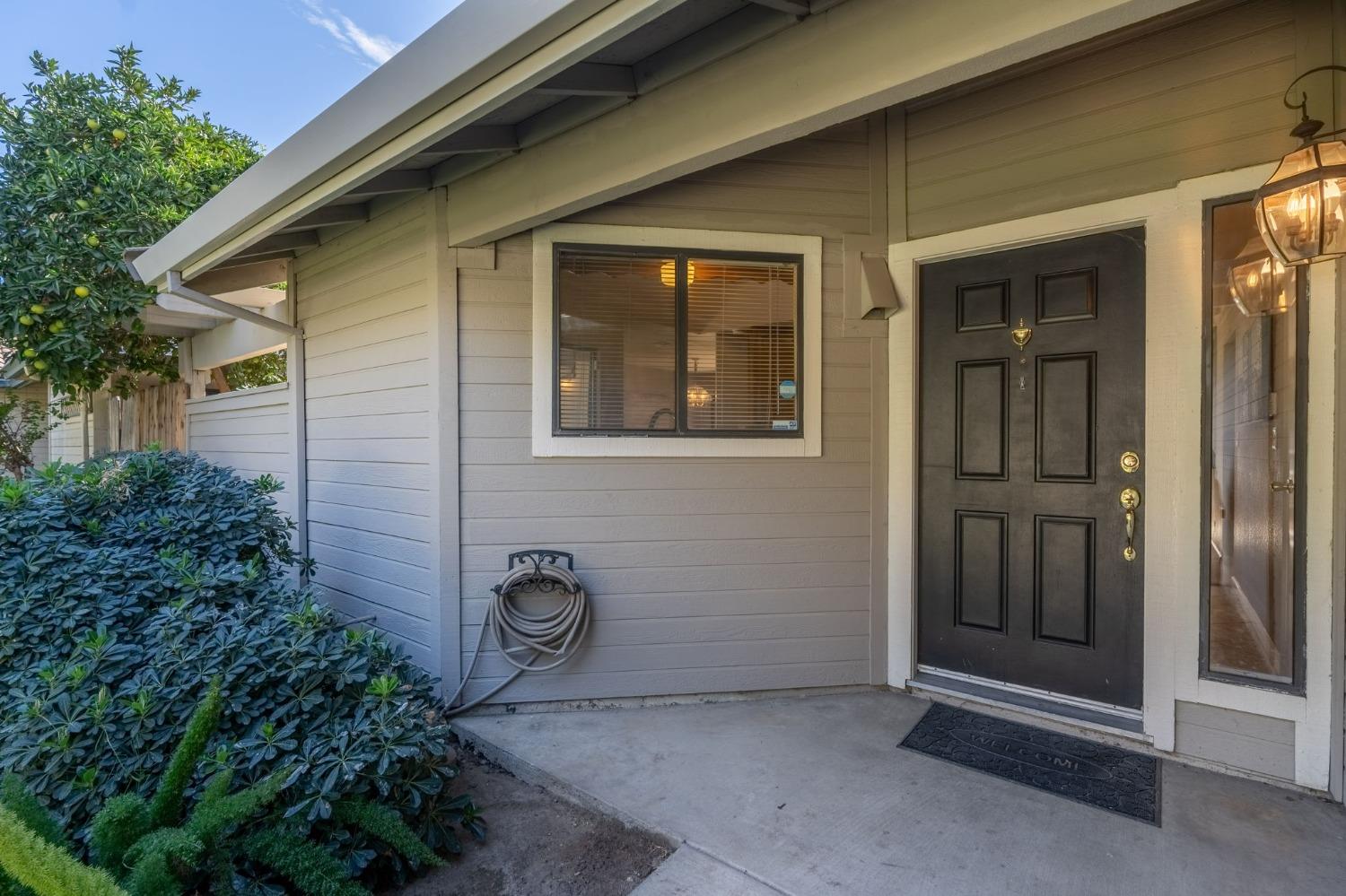 Detail Gallery Image 7 of 29 For 2404 Southfork Ln, Modesto,  CA 95355 - 3 Beds | 2 Baths