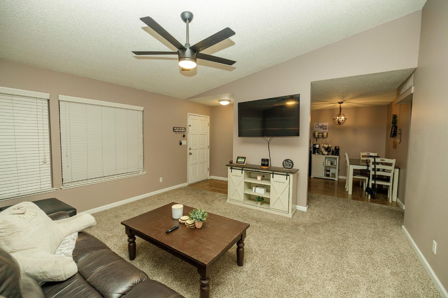 Detail Gallery Image 5 of 24 For 1313 Floyd Ave #182,  Modesto,  CA 95355 - 2 Beds | 1 Baths