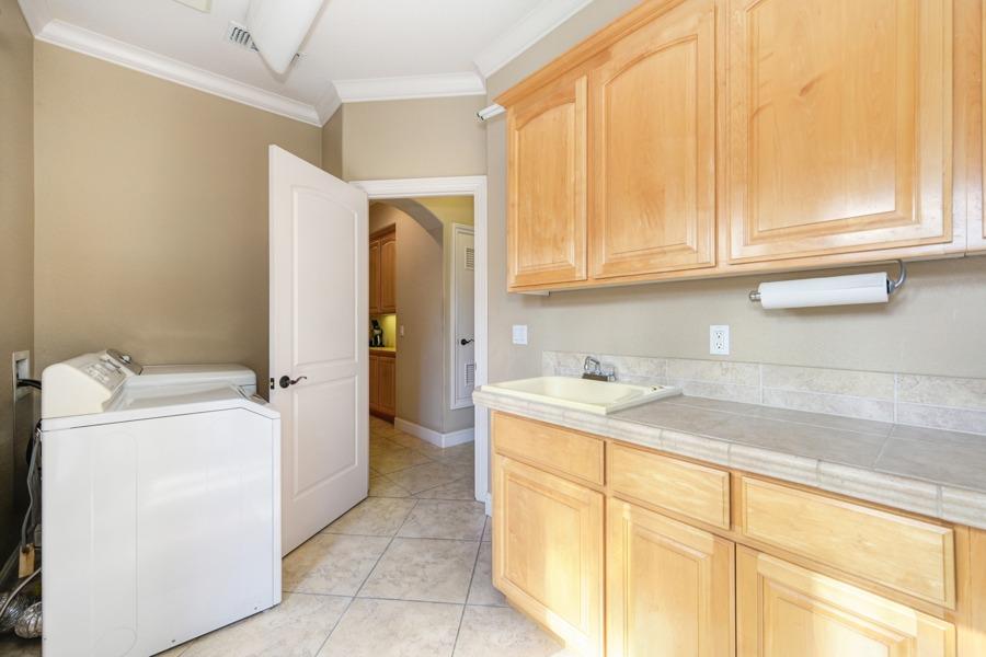 Detail Gallery Image 35 of 47 For 5477 Lost Ave, Rocklin,  CA 95677 - 4 Beds | 2/1 Baths