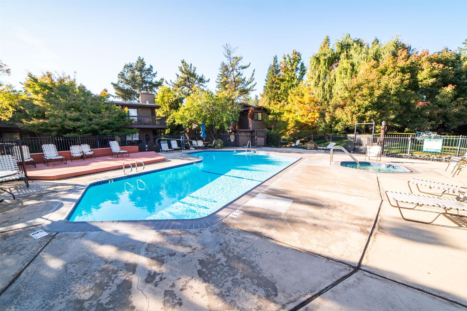 Detail Gallery Image 25 of 37 For 2458 Larkspur Ln #338,  Sacramento,  CA 95825 - 1 Beds | 1 Baths