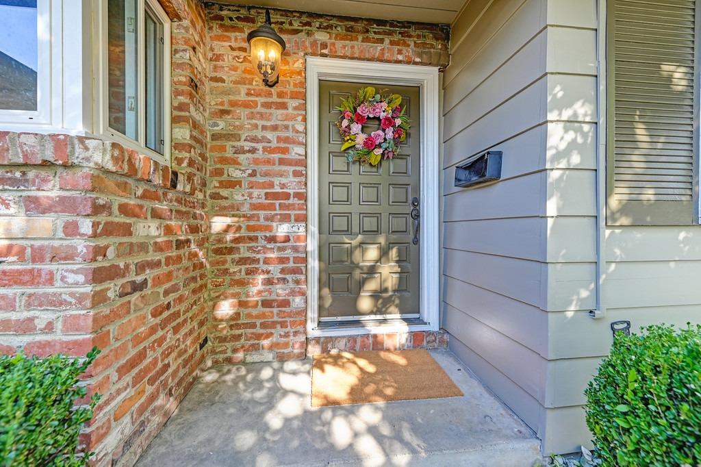 Detail Gallery Image 1 of 33 For 7545 Eastgate Ave, Citrus Heights,  CA 95610 - 3 Beds | 2 Baths