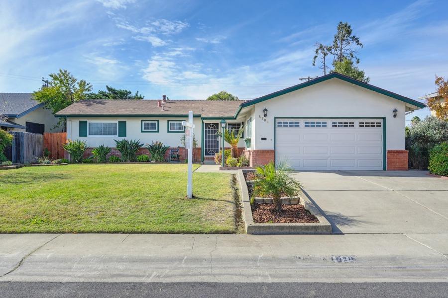 Detail Gallery Image 5 of 37 For 6908 Chevy Chase Way, Sacramento,  CA 95823 - 3 Beds | 2 Baths