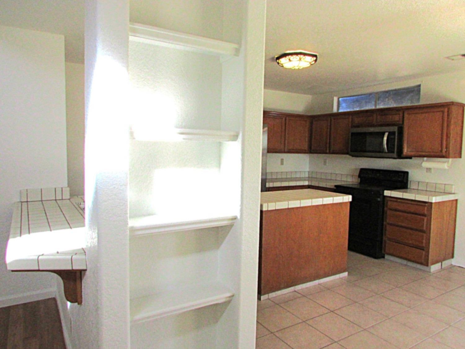 Detail Gallery Image 22 of 53 For 1560 Bluethroat Dr, Turlock,  CA 95382 - 3 Beds | 2/1 Baths