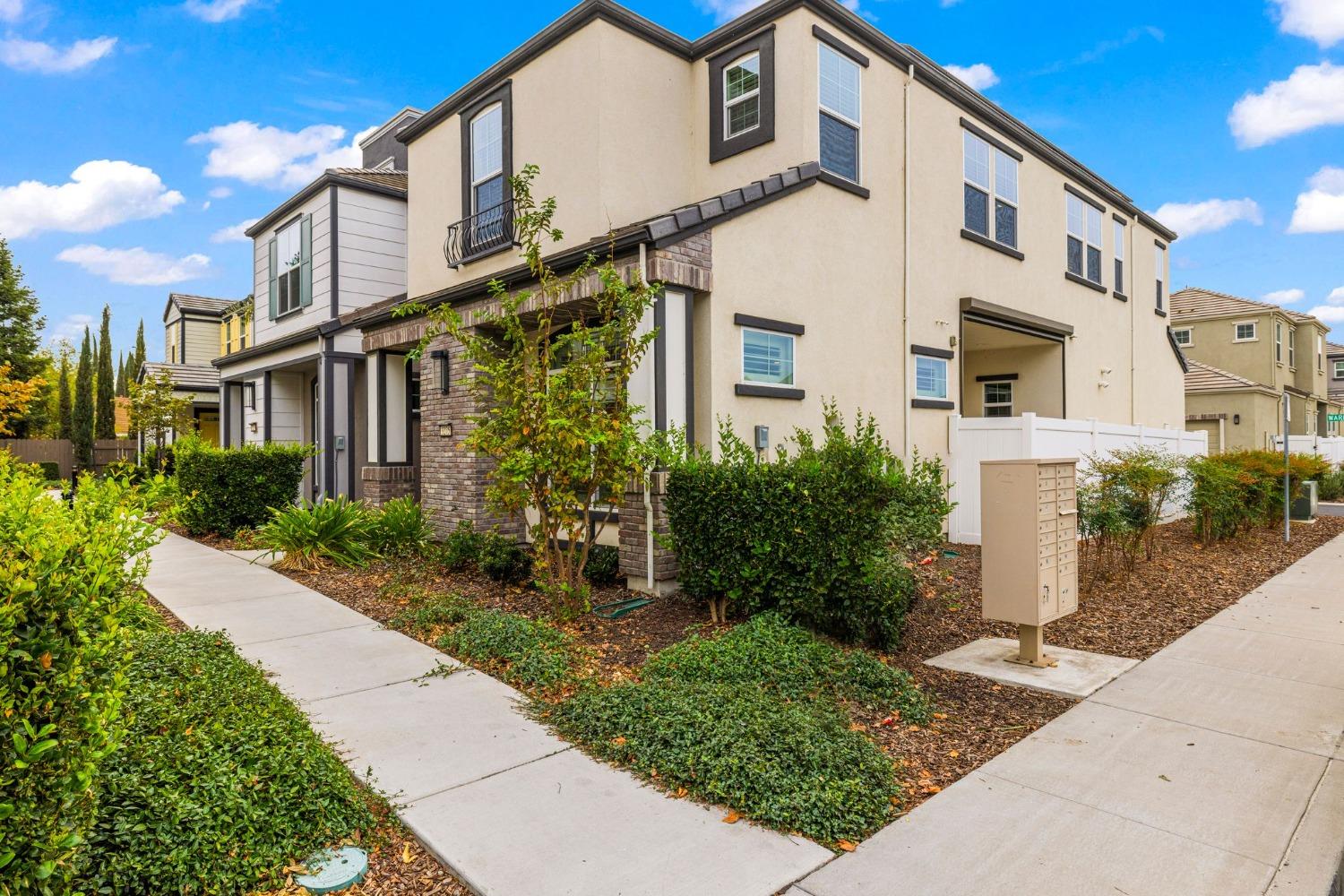 Detail Gallery Image 1 of 64 For 3275 Warbler Ct, West Sacramento,  CA 95691 - 3 Beds | 2/1 Baths