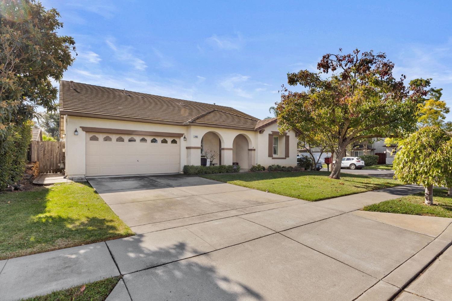 Detail Gallery Image 3 of 39 For 2485 Sandpiper Ln, West Sacramento,  CA 95691 - 4 Beds | 2 Baths