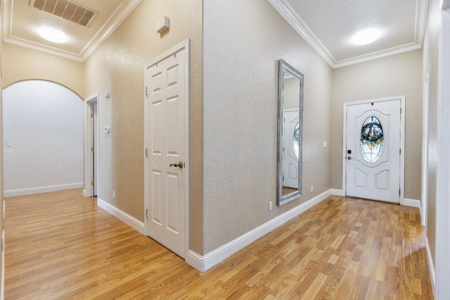 Detail Gallery Image 6 of 69 For 7262 Dry Creek Rd, Rio Linda,  CA 95673 - 3 Beds | 2 Baths