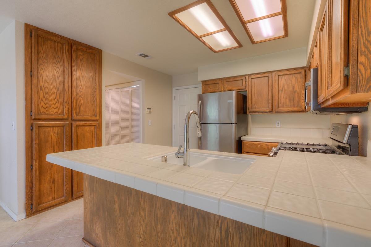 Detail Gallery Image 13 of 51 For 2725 Stonecreek Dr, Sacramento,  CA 95833 - 3 Beds | 2/1 Baths