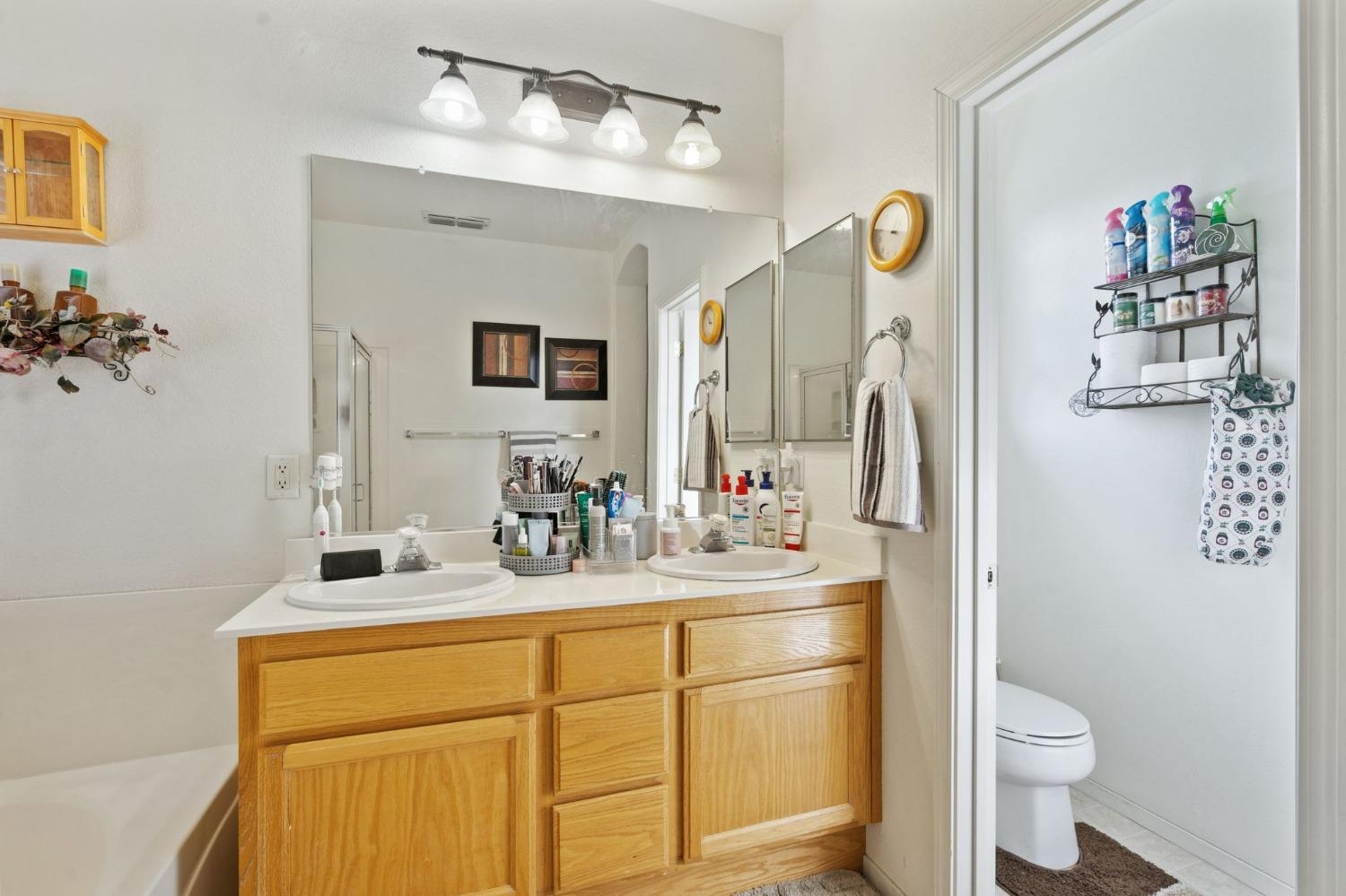 Detail Gallery Image 14 of 29 For 3707 Broadland St, Sacramento,  CA 95834 - 5 Beds | 3/1 Baths