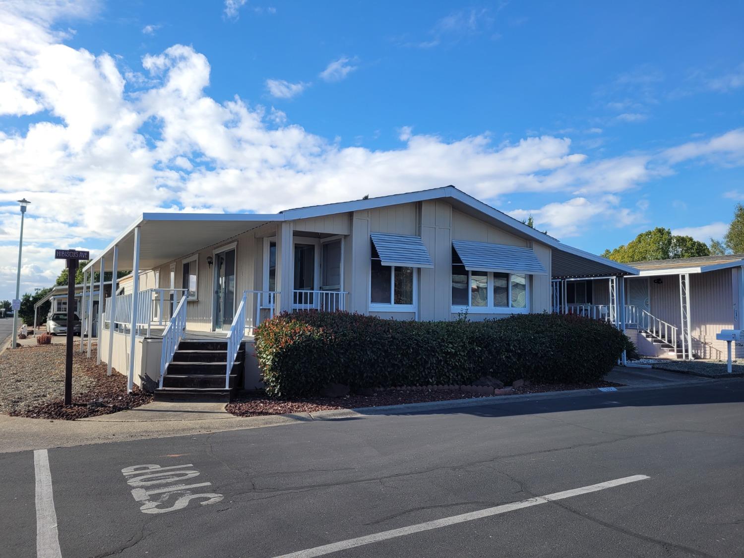 Detail Gallery Image 1 of 22 For 132 Hibiscus Ave, Sacramento,  CA 95828 - 2 Beds | 2 Baths