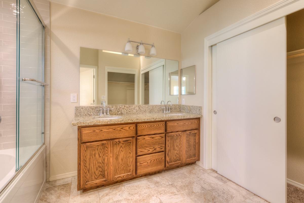 Detail Gallery Image 25 of 51 For 2725 Stonecreek Dr, Sacramento,  CA 95833 - 3 Beds | 2/1 Baths