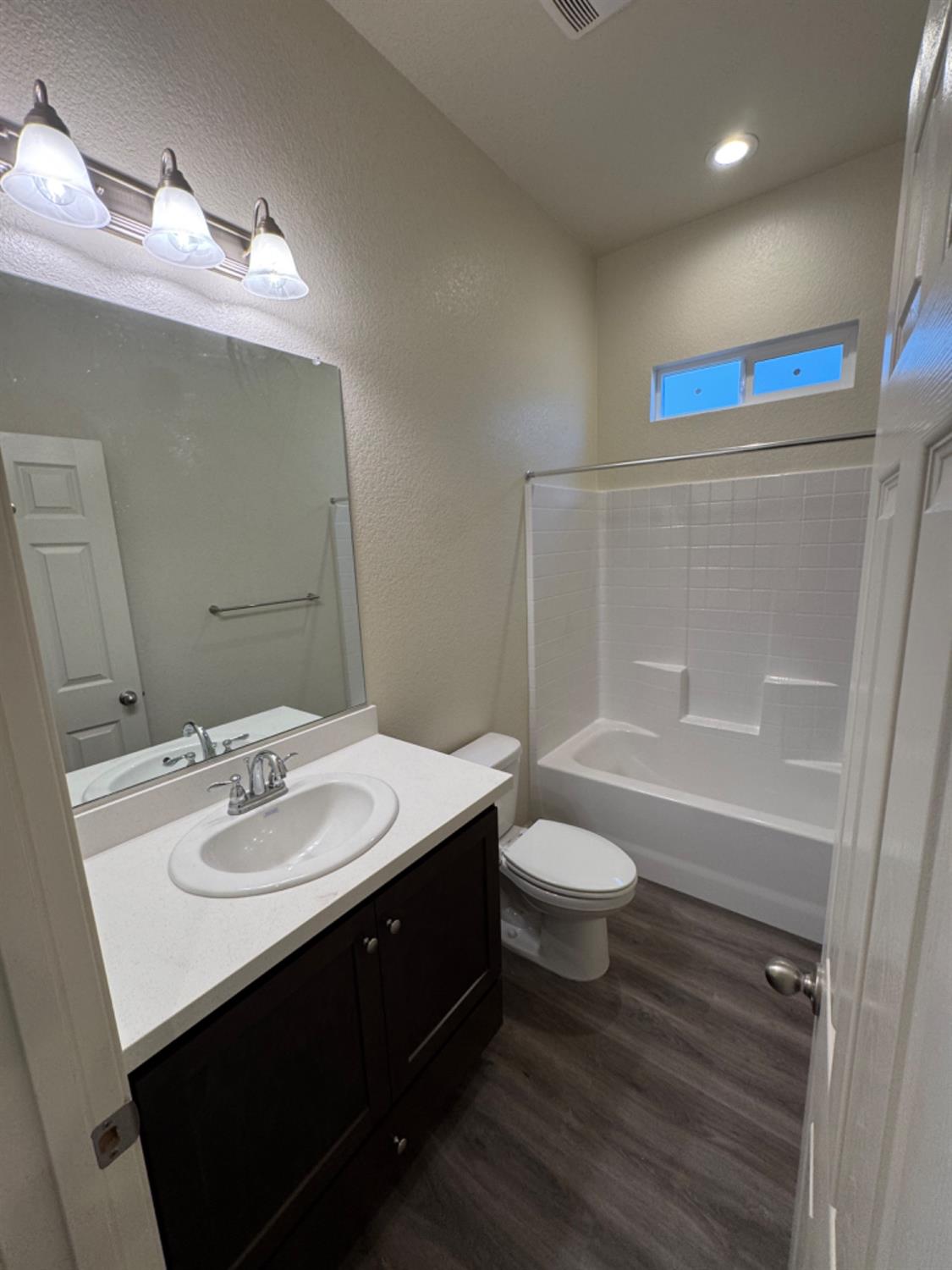 Detail Gallery Image 8 of 14 For 6256 Chavez Ct, Riverbank,  CA 95367 - 3 Beds | 2 Baths