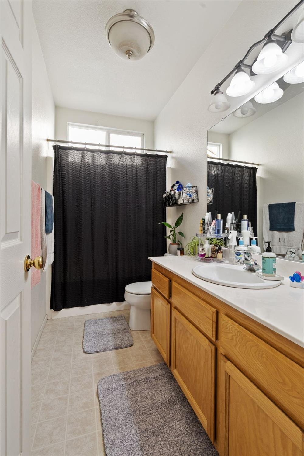 Detail Gallery Image 20 of 29 For 3707 Broadland St, Sacramento,  CA 95834 - 5 Beds | 3/1 Baths