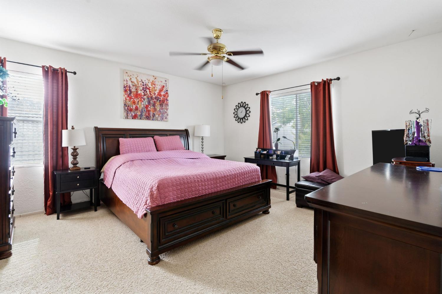 Detail Gallery Image 11 of 29 For 3707 Broadland St, Sacramento,  CA 95834 - 5 Beds | 3/1 Baths