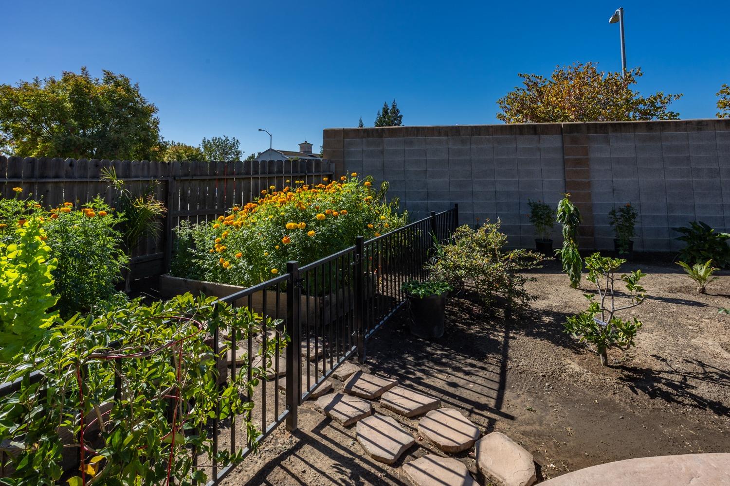 Detail Gallery Image 8 of 29 For 1005 Ripken Ave, Galt,  CA 95632 - 4 Beds | 2 Baths