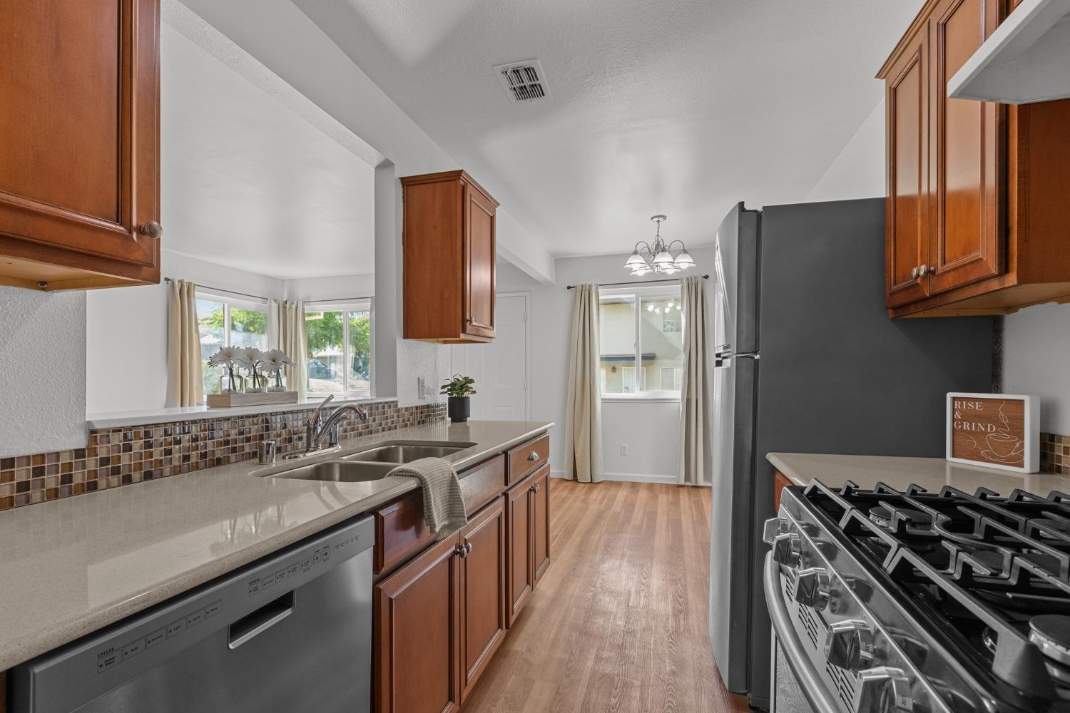 Detail Gallery Image 8 of 38 For 11561 Garnet Way #2,  Auburn,  CA 95602 - 2 Beds | 1 Baths