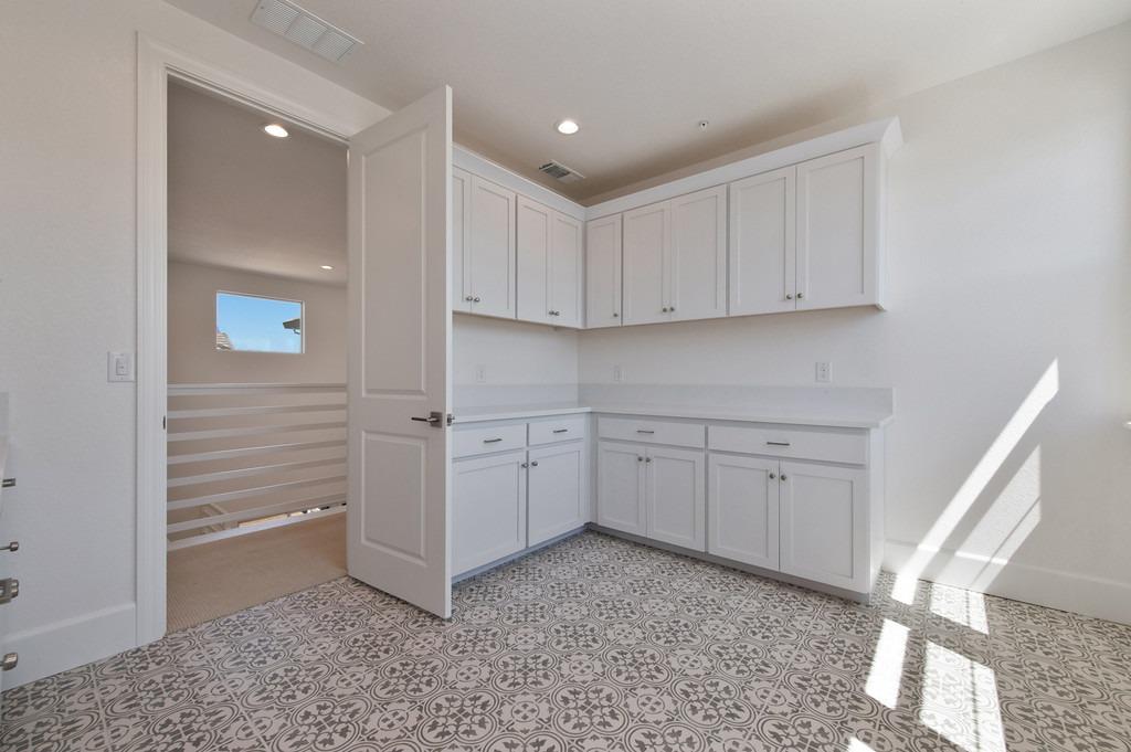 Detail Gallery Image 38 of 56 For 9540 Tenaya Peak Pl, Granite Bay,  CA 95661 - 5 Beds | 4/1 Baths