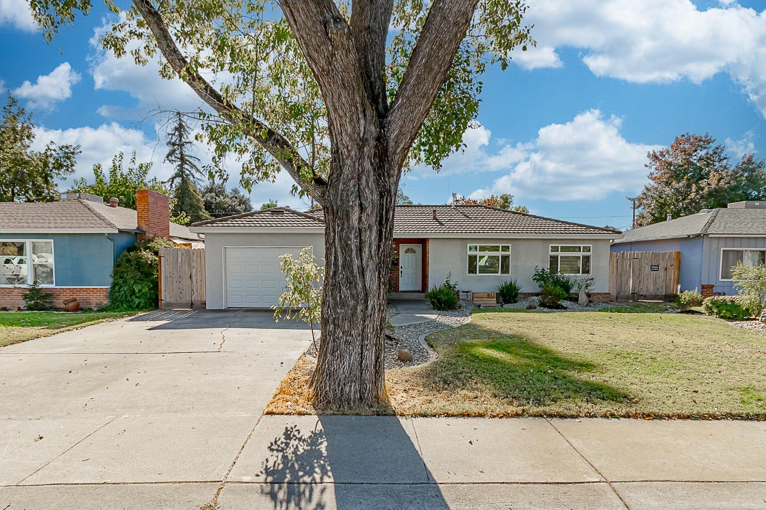 Detail Gallery Image 4 of 26 For 812 Edison Ave, Modesto,  CA 95350 - 3 Beds | 1 Baths