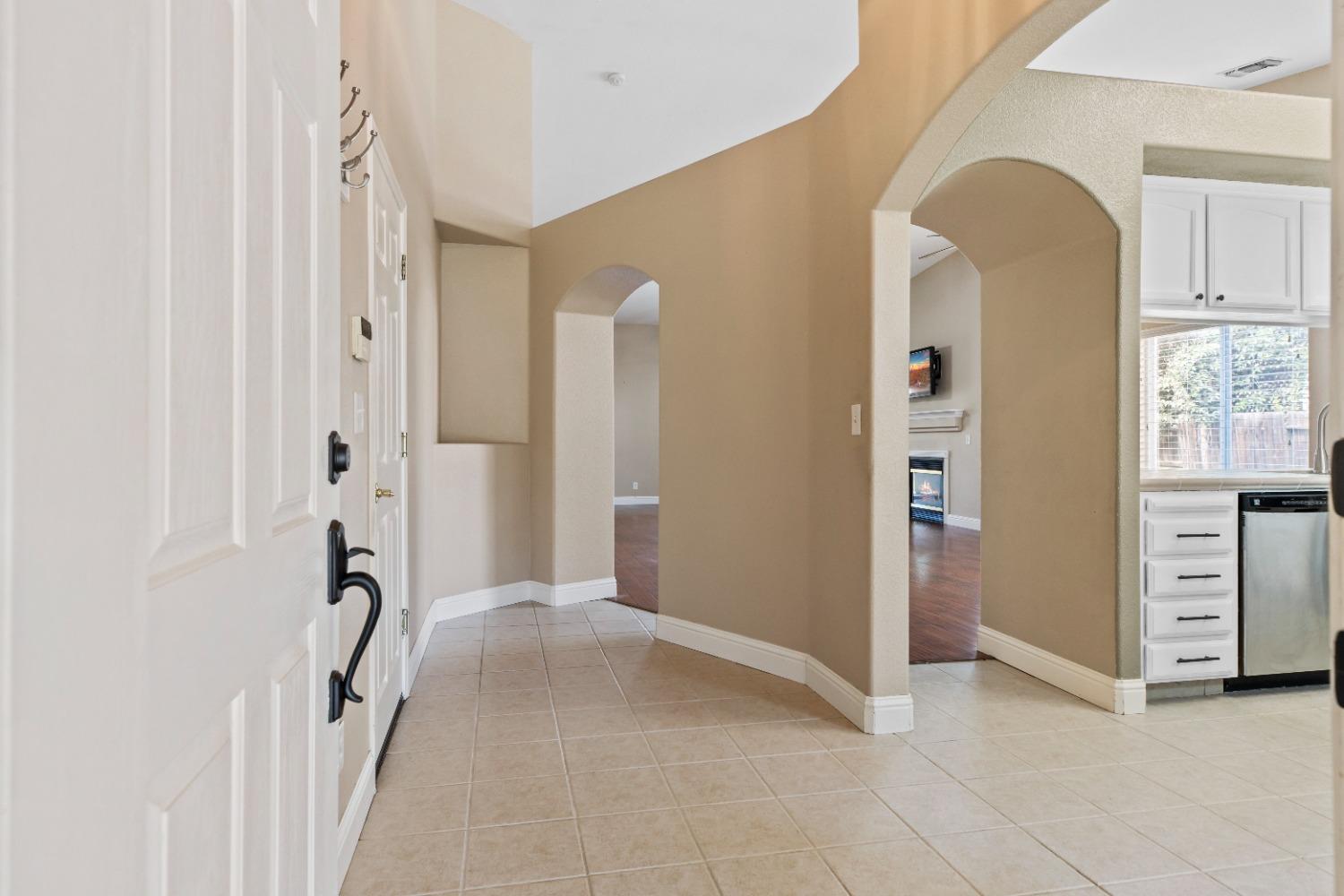 Detail Gallery Image 5 of 40 For 6033 Bessac Dr, Riverbank,  CA 95367 - 3 Beds | 2 Baths