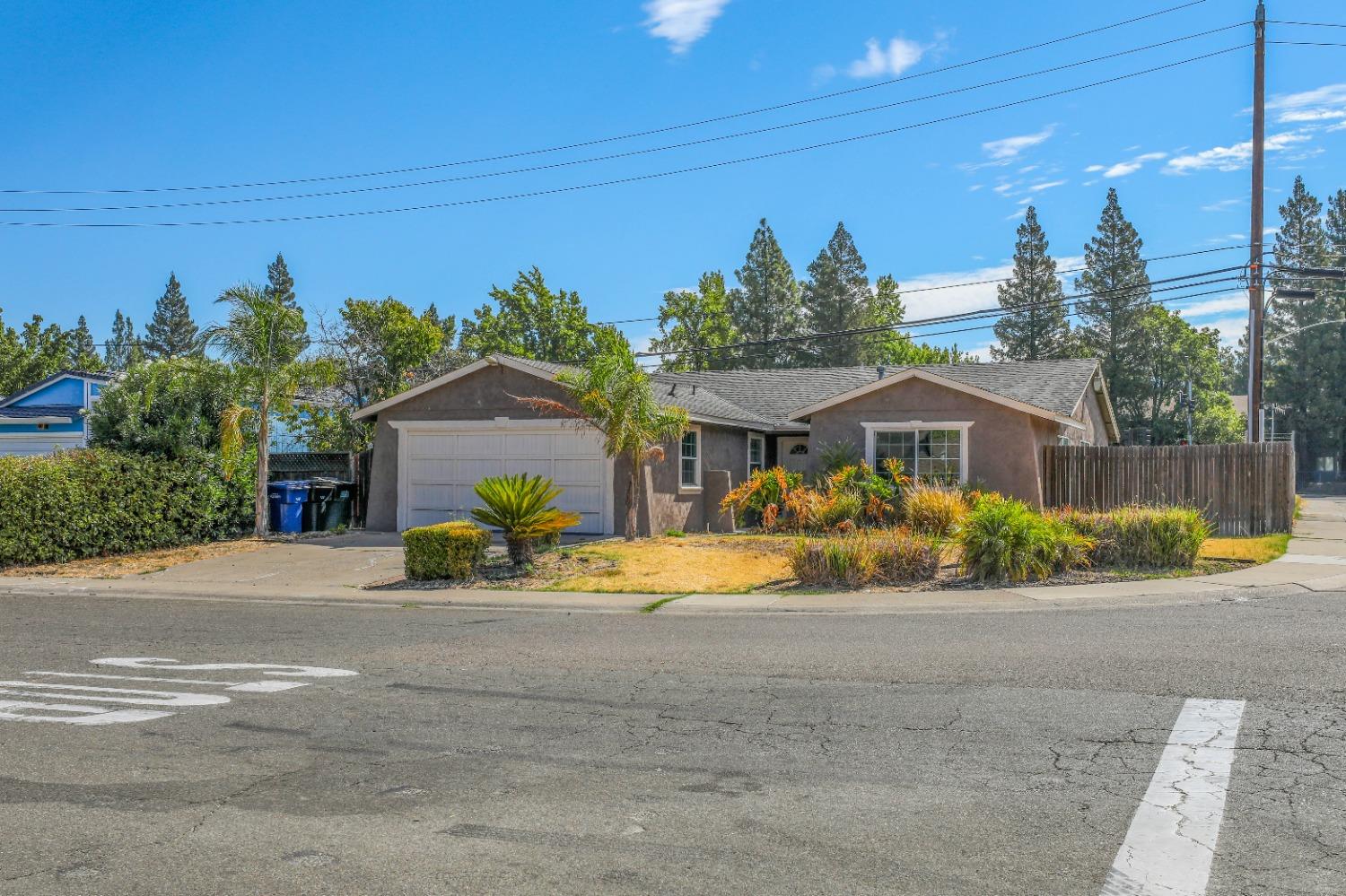 Detail Gallery Image 6 of 88 For 4293 Worthington Dr, North Highlands,  CA 95660 - 4 Beds | 2 Baths