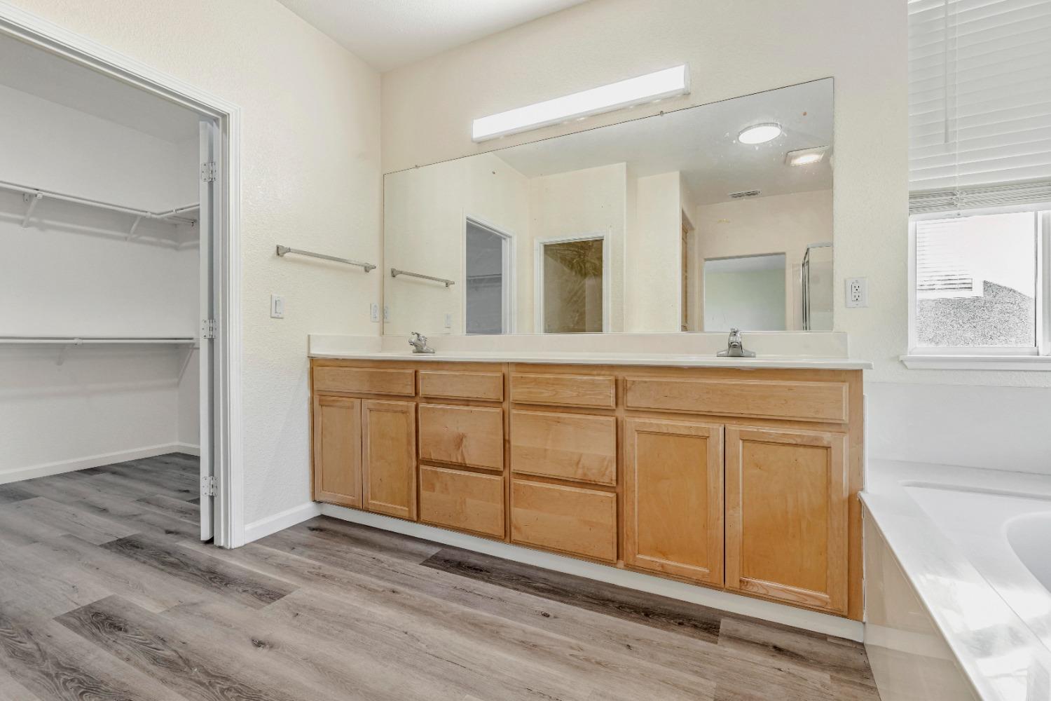 Detail Gallery Image 36 of 43 For 10391 Nations Cir, Stockton,  CA 95209 - 5 Beds | 3/1 Baths