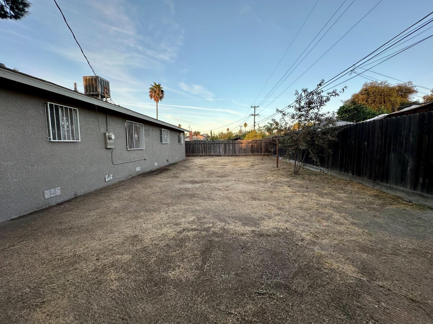 Detail Gallery Image 16 of 17 For 4747 E Braly Ave, Fresno,  CA 93702 - 3 Beds | 2 Baths