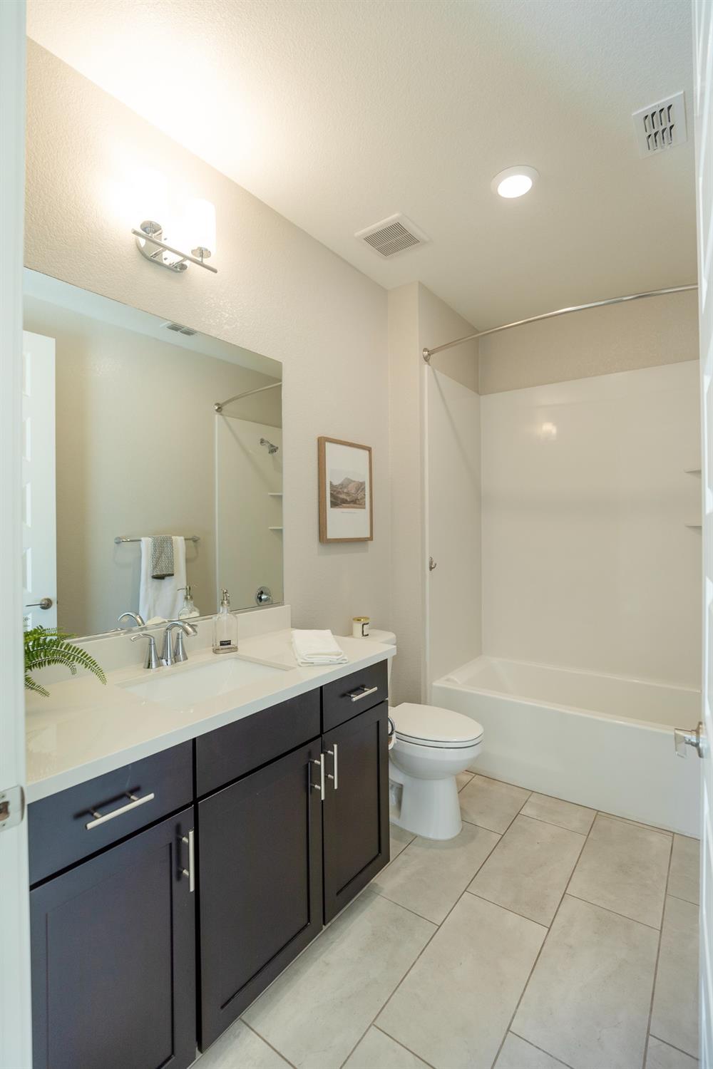 Detail Gallery Image 12 of 31 For 4425 Danube River Ln, Sacramento,  CA 95834 - 2 Beds | 2 Baths