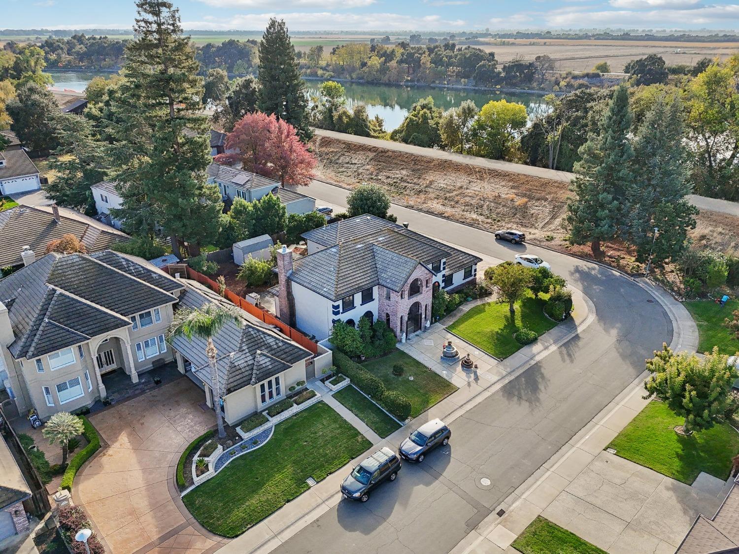 Detail Gallery Image 2 of 87 For 170 Audubon Cir, Sacramento,  CA 95831 - 5 Beds | 4/1 Baths