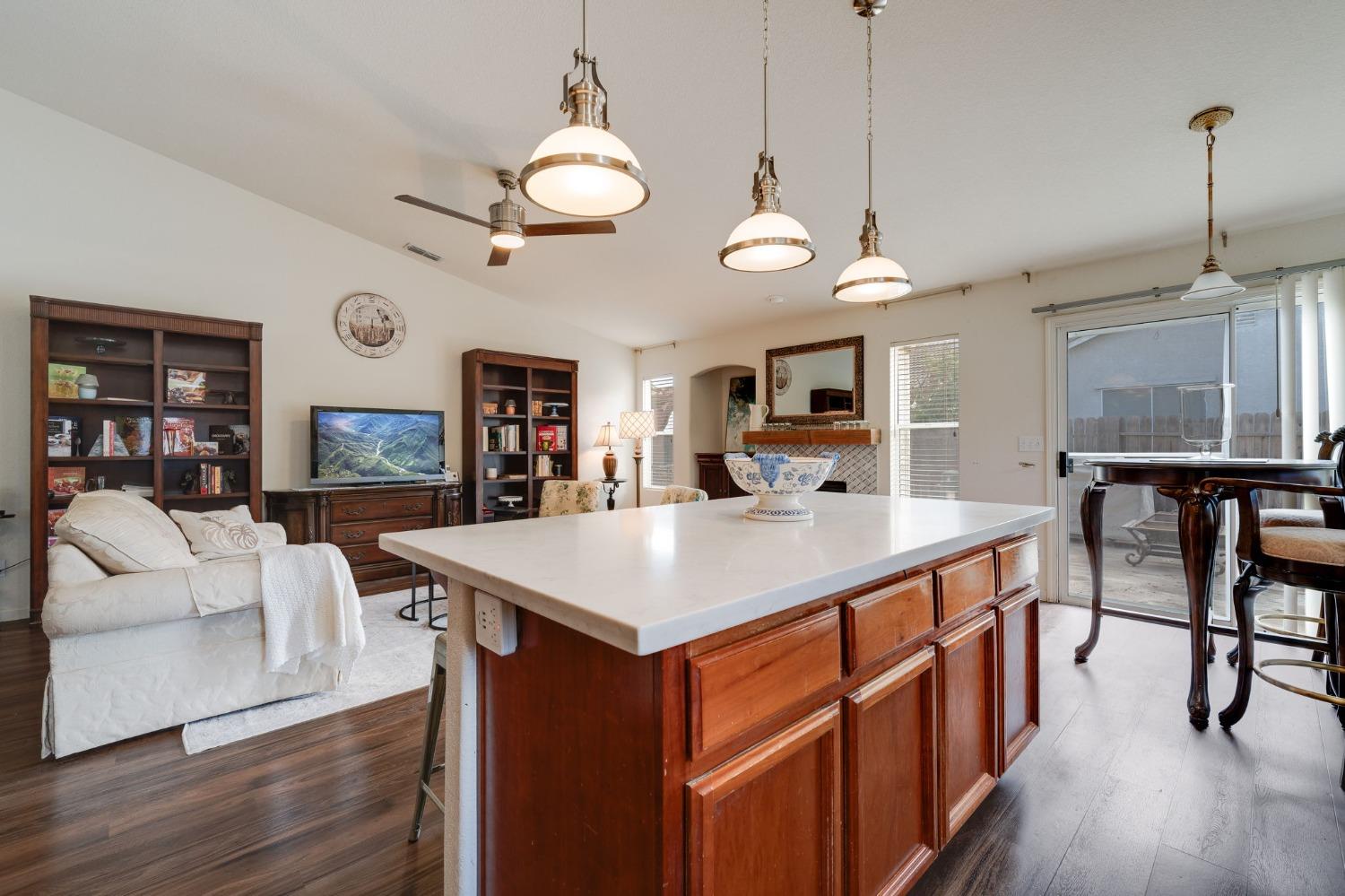 Detail Gallery Image 12 of 34 For 3319 Ballena Bay Rd, West Sacramento,  CA 95691 - 4 Beds | 2 Baths