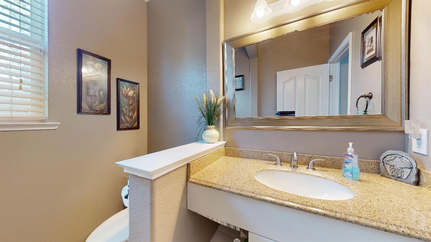 Detail Gallery Image 14 of 46 For 579 Almondcrest St, Oakdale,  CA 95361 - 5 Beds | 2/1 Baths