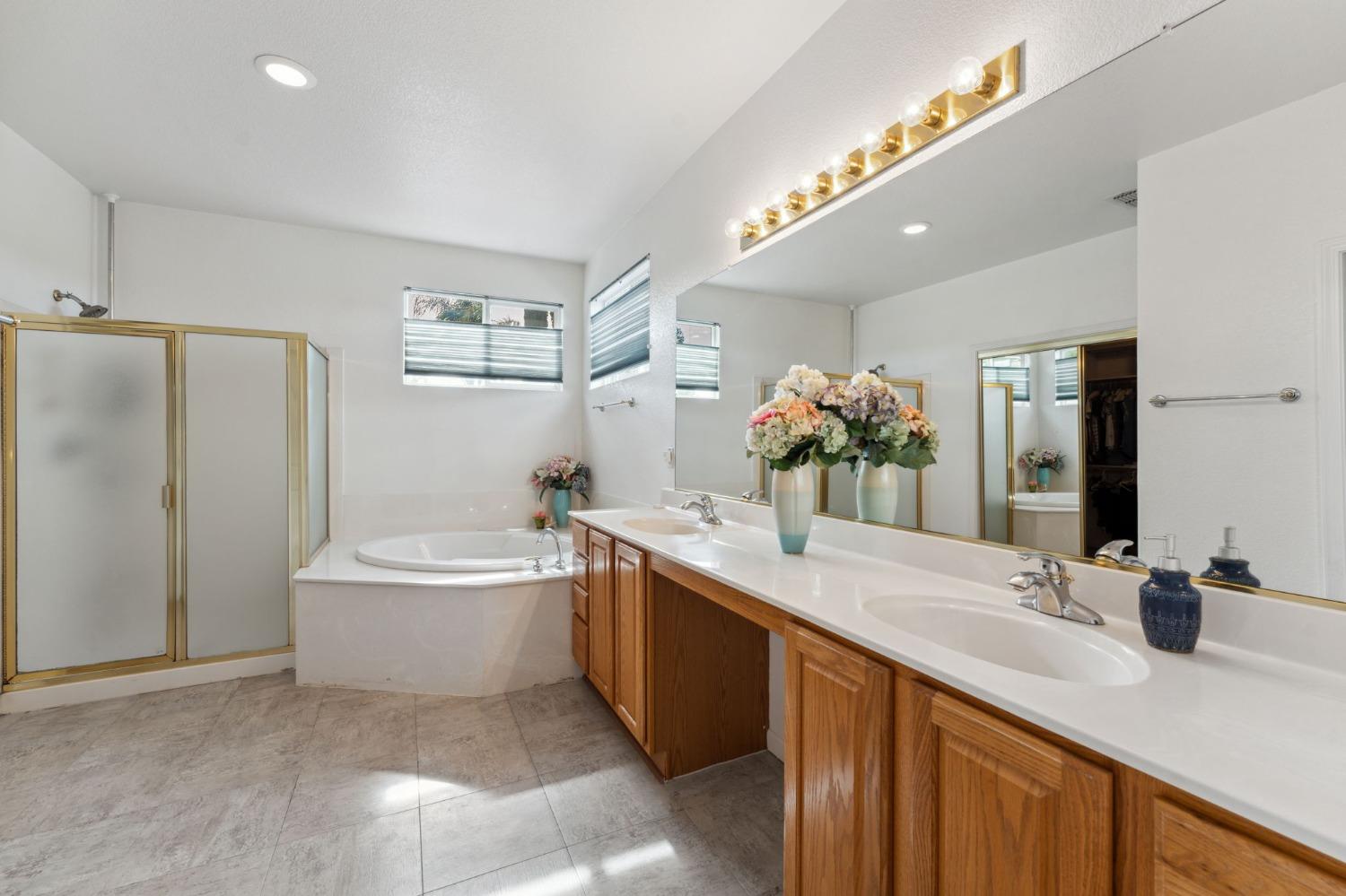 Detail Gallery Image 23 of 48 For 7 Mckilt Ct, Sacramento,  CA 95835 - 4 Beds | 3/1 Baths