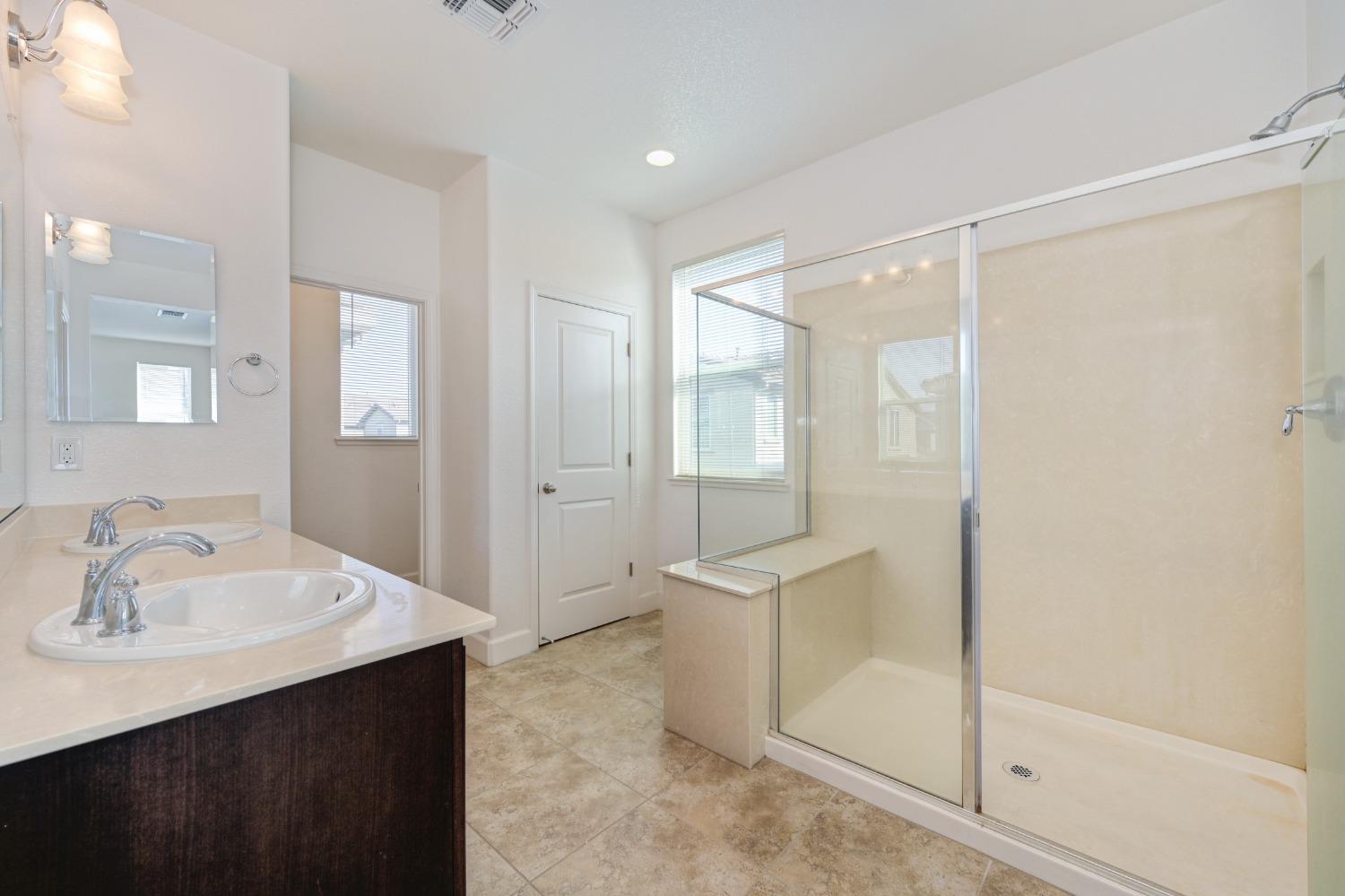 Detail Gallery Image 31 of 50 For 8444 Vila Gale Way, Elk Grove,  CA 95757 - 4 Beds | 2/1 Baths