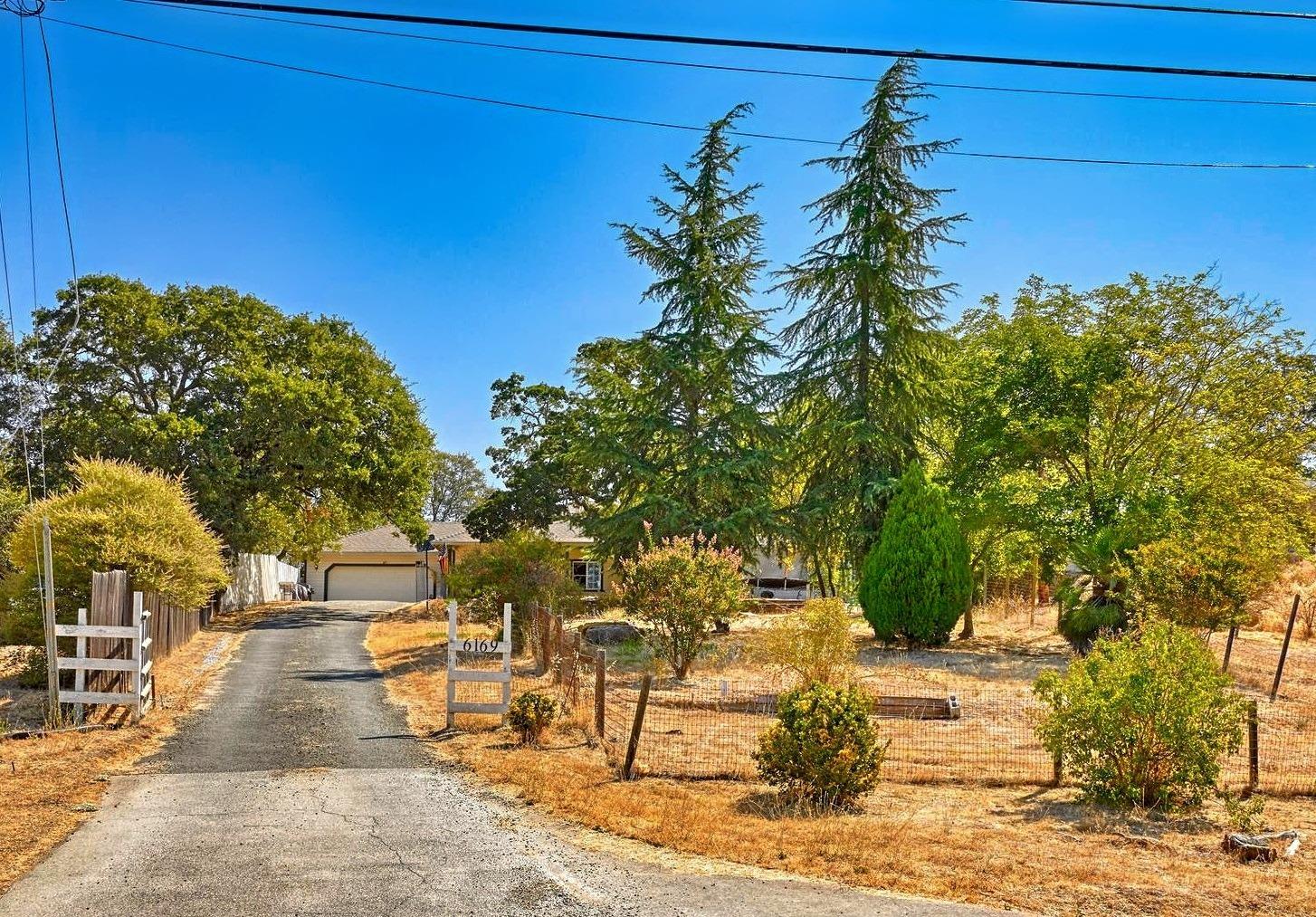 Detail Gallery Image 1 of 31 For 6169 Garner Pl, Valley Springs,  CA 95252 - 3 Beds | 2 Baths