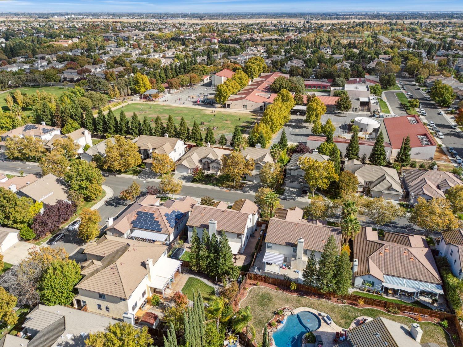 Detail Gallery Image 42 of 48 For 7 Mckilt Ct, Sacramento,  CA 95835 - 4 Beds | 3/1 Baths