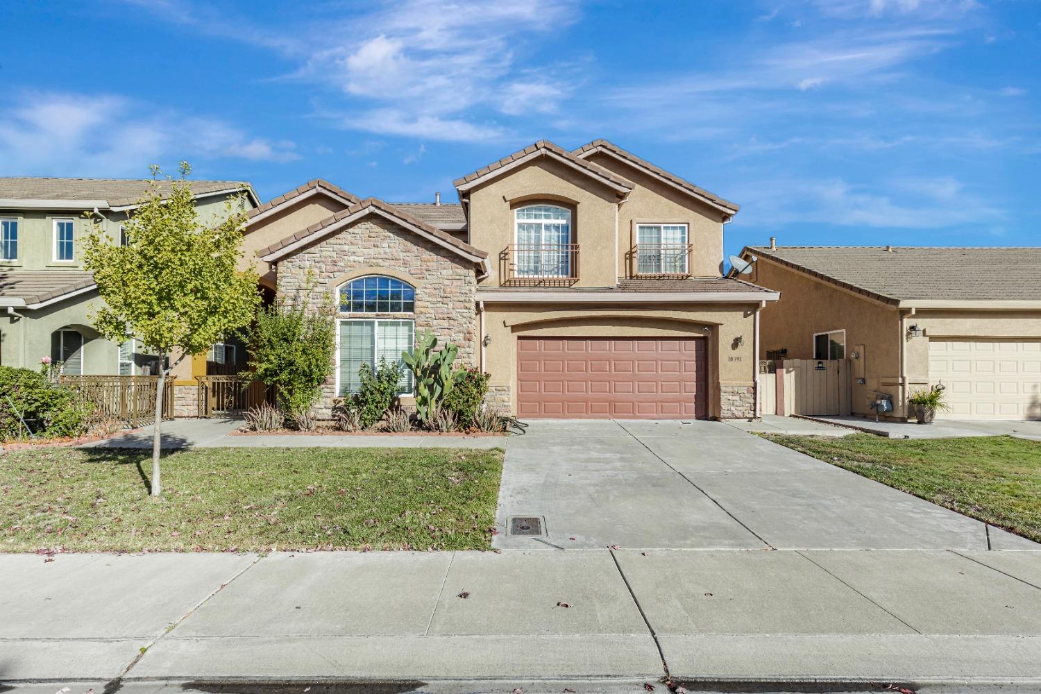 Detail Gallery Image 1 of 43 For 10391 Nations Cir, Stockton,  CA 95209 - 5 Beds | 3/1 Baths