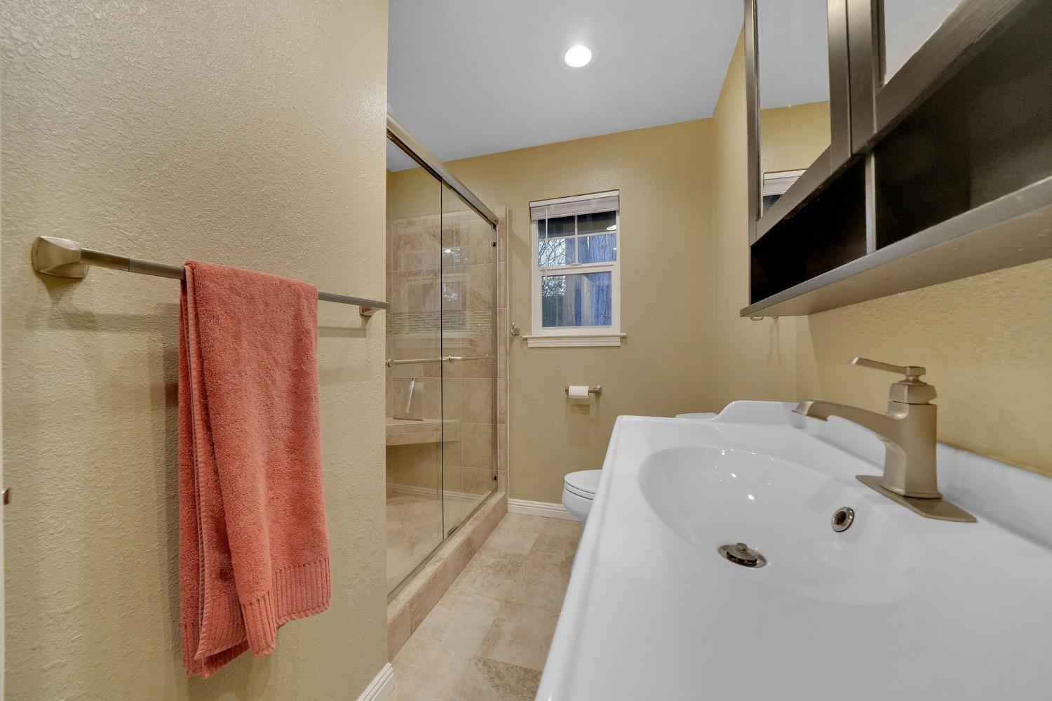 Detail Gallery Image 32 of 52 For 1556 Burnham Rd, Mokelumne Hill,  CA 95245 - 3 Beds | 2 Baths