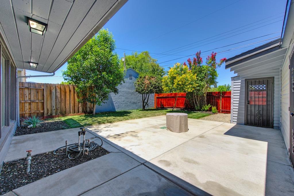 Detail Gallery Image 44 of 49 For 172 45th St, Sacramento,  CA 95819 - 3 Beds | 2 Baths