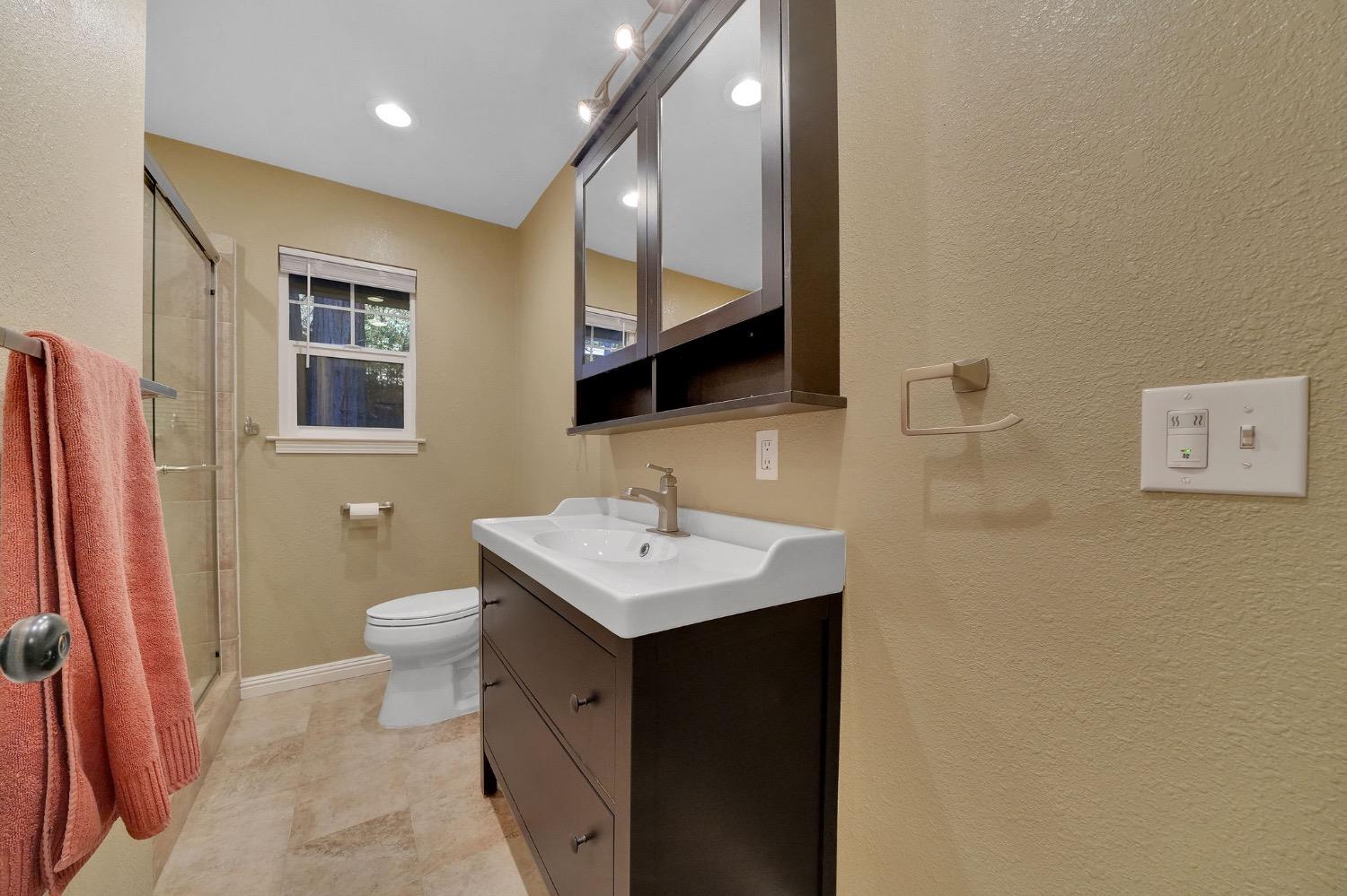 Detail Gallery Image 31 of 52 For 1556 Burnham Rd, Mokelumne Hill,  CA 95245 - 3 Beds | 2 Baths