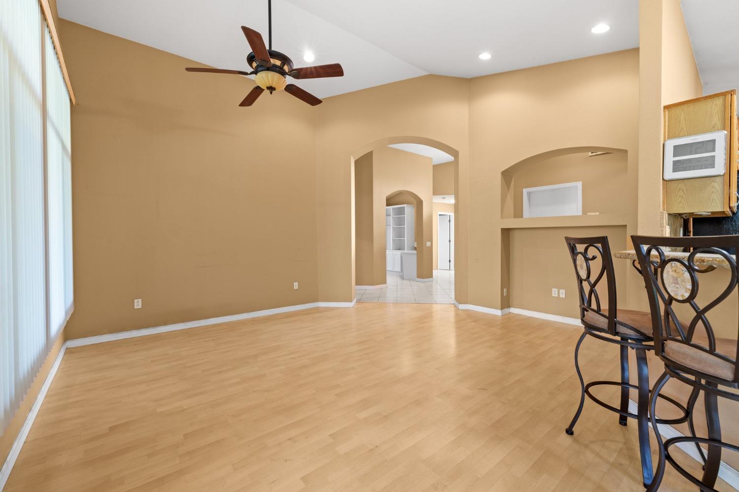 Detail Gallery Image 5 of 35 For 4834 Winter Haven Way, Roseville,  CA 95747 - 2 Beds | 2 Baths