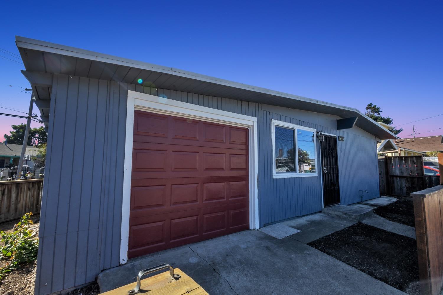 Detail Gallery Image 5 of 39 For 3424 Wall Ave, Richmond,  CA 94804 - 3 Beds | 2 Baths